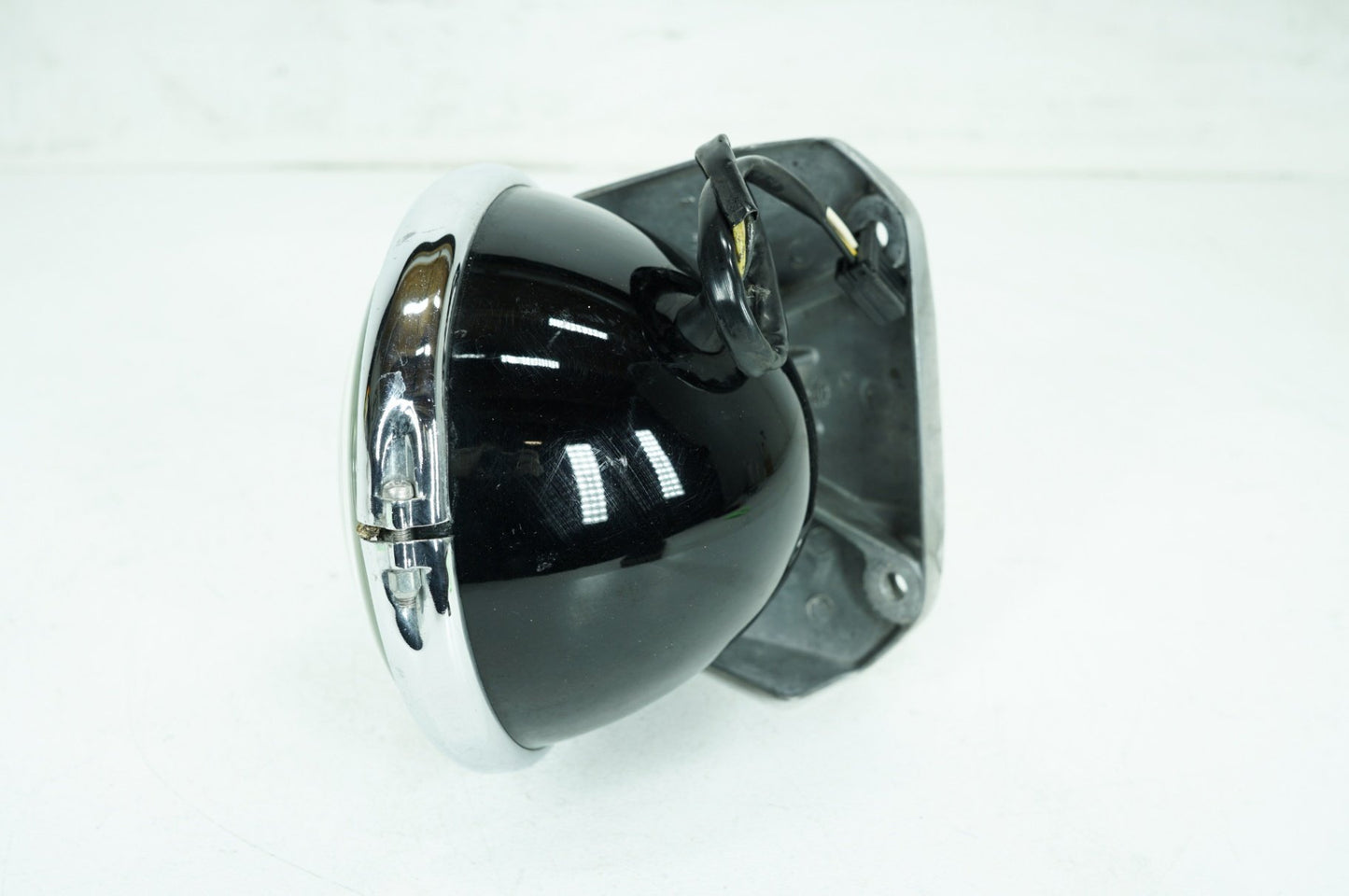 2004 - 2022 Harley-Davidson Sportster SuperLow Headlight Headlamp Head Light Halogen 69774-07A