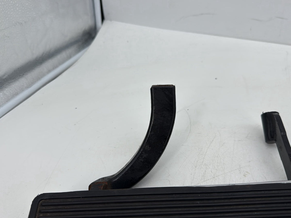 2007 Harley Touring Electra Ultra Left Right Driver & Pass Floorboard Foot Rest