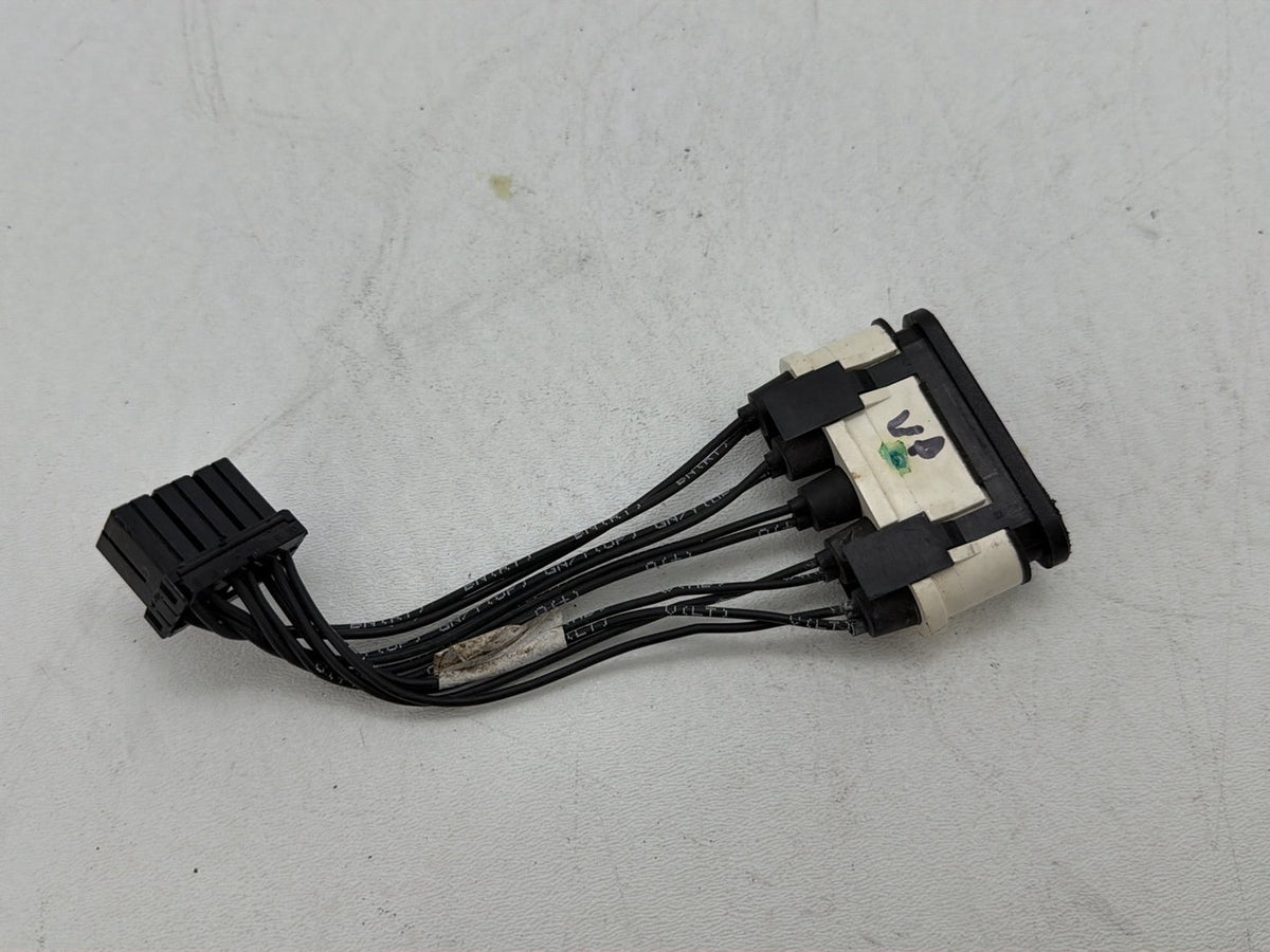 2005 Harley Electra Glide Touring Ultra OEM Dash Indicator Lamp Wire Plug 68789-96A