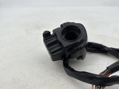 2008 - 2016 Harley-Davidson Touring Electra Glide Ultra Right Engine Start Kill Switches Controls 	71684-06A