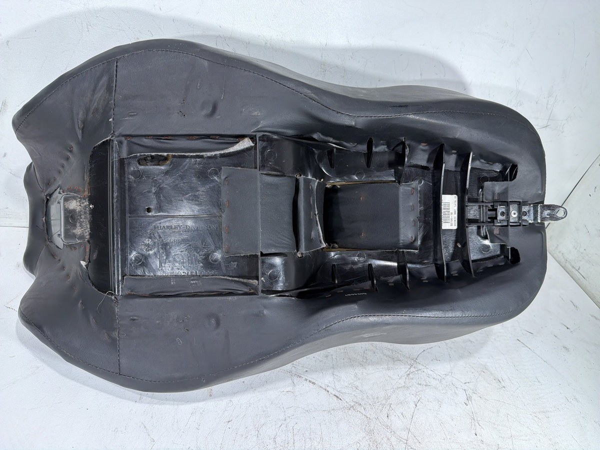 2011 Harley Electra Glide Touring Ultra OEM Passenger Rider Driver Seat Saddle