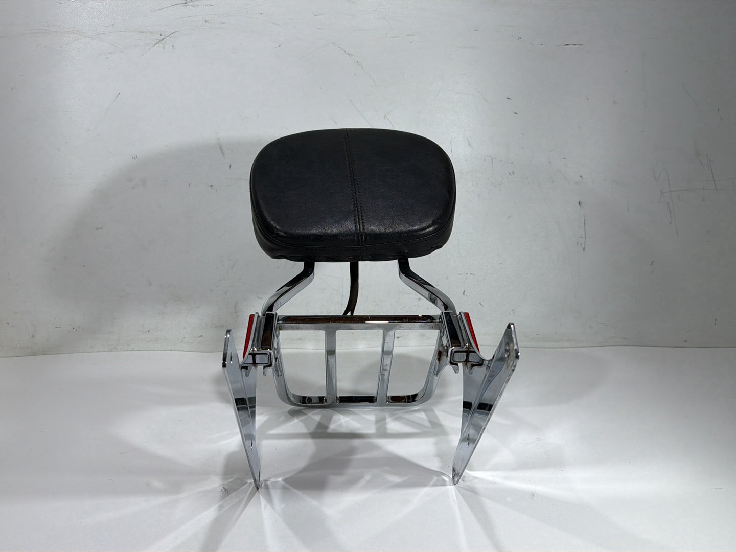 2011 Harley Heritage Softail Classic OEM Rear Sissy Bar w/ Backrest Cushion Pad