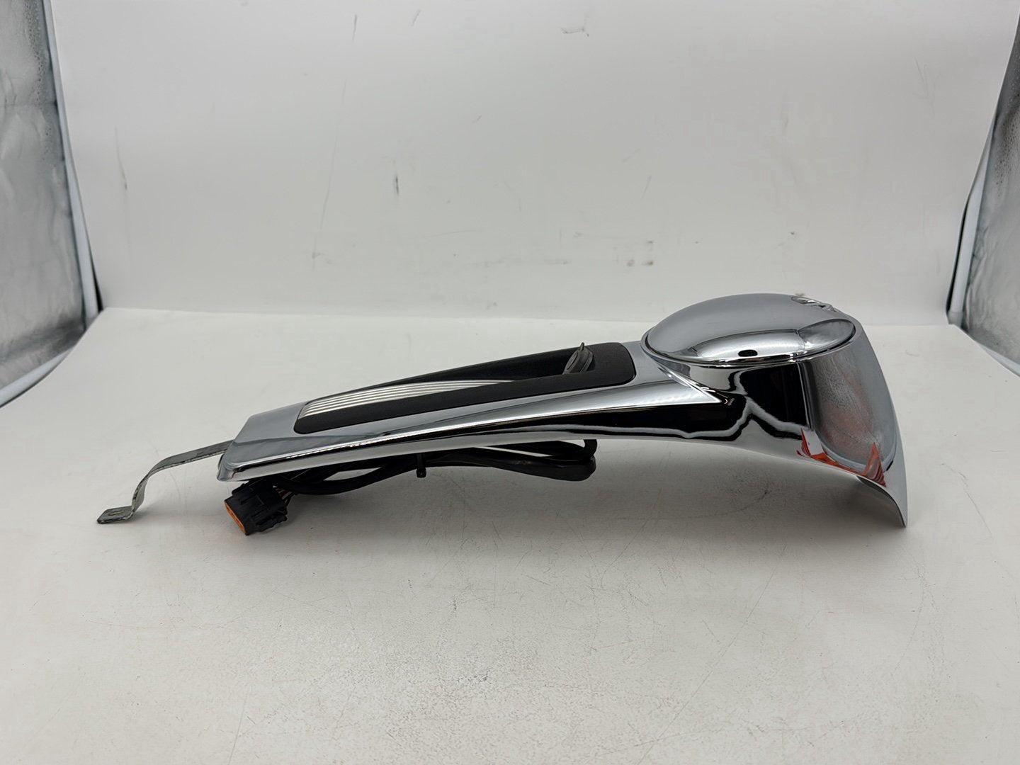 2007 - 2011 Harley-Davidson Touring Electra Glide Ultra Fuel Gas Tank Dash Console NOKey 61270-08