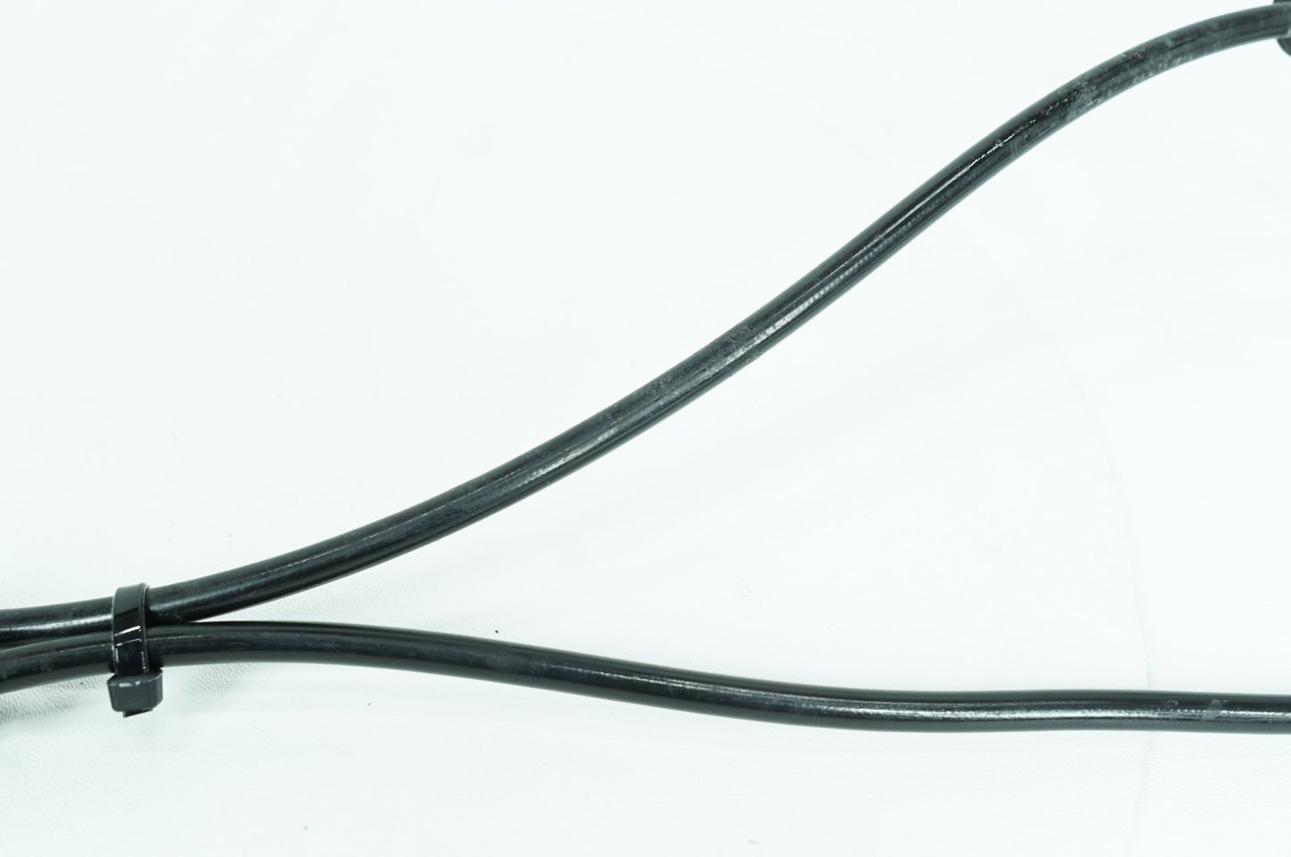 2007 - 2017 Harley-Davidson Dyna Street Bob Front Brake Hose Line Pipe NON-abs 45112-08A