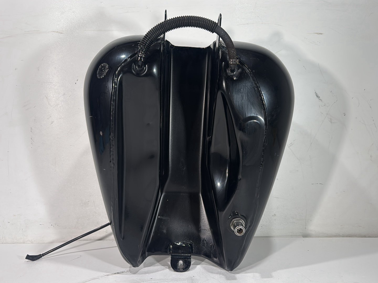 2007 Harley Street Glide Touring FLHX OEM Fuel Gas Tank Gasoline Reservoir