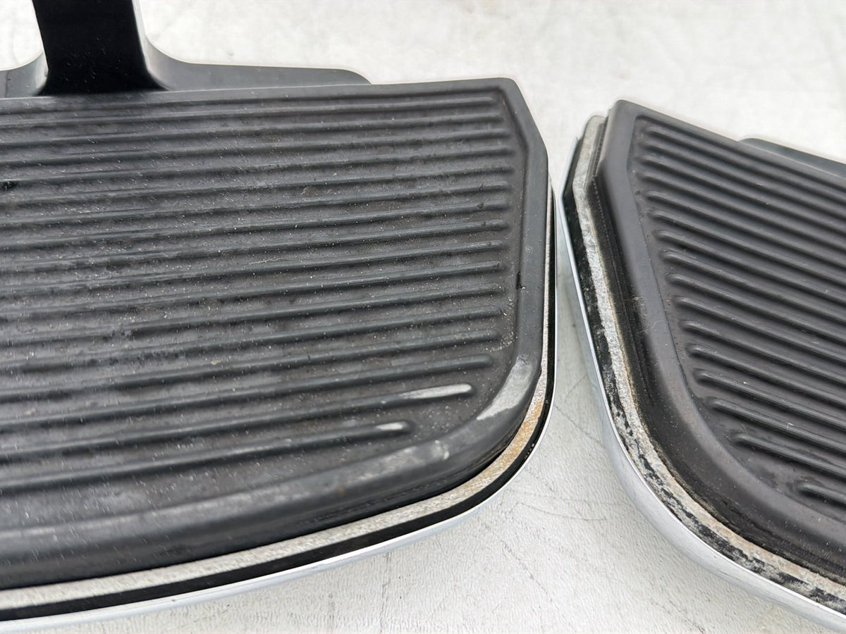 07 Harley Electra Glide Touring OEM Left & Right Passenger Floorboard Foot Rest