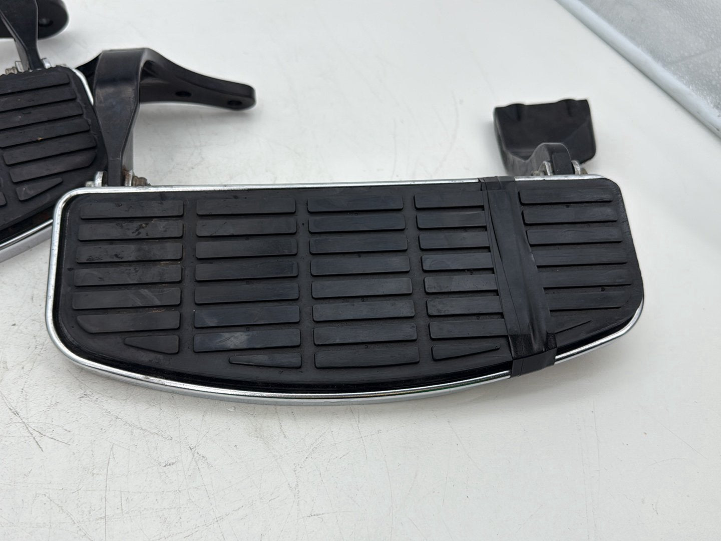 2002 Harley Dyna FXD Super Glide OEM Left Right Driver Floorboard Foot Rest