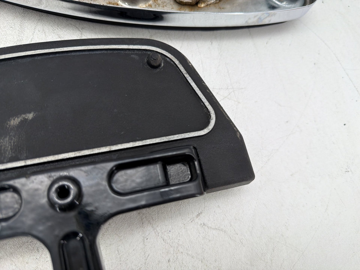 2011 Harley Electra Glide Touring Ultra OEM Left Right Driver & Pass Floorboard Foot Rest