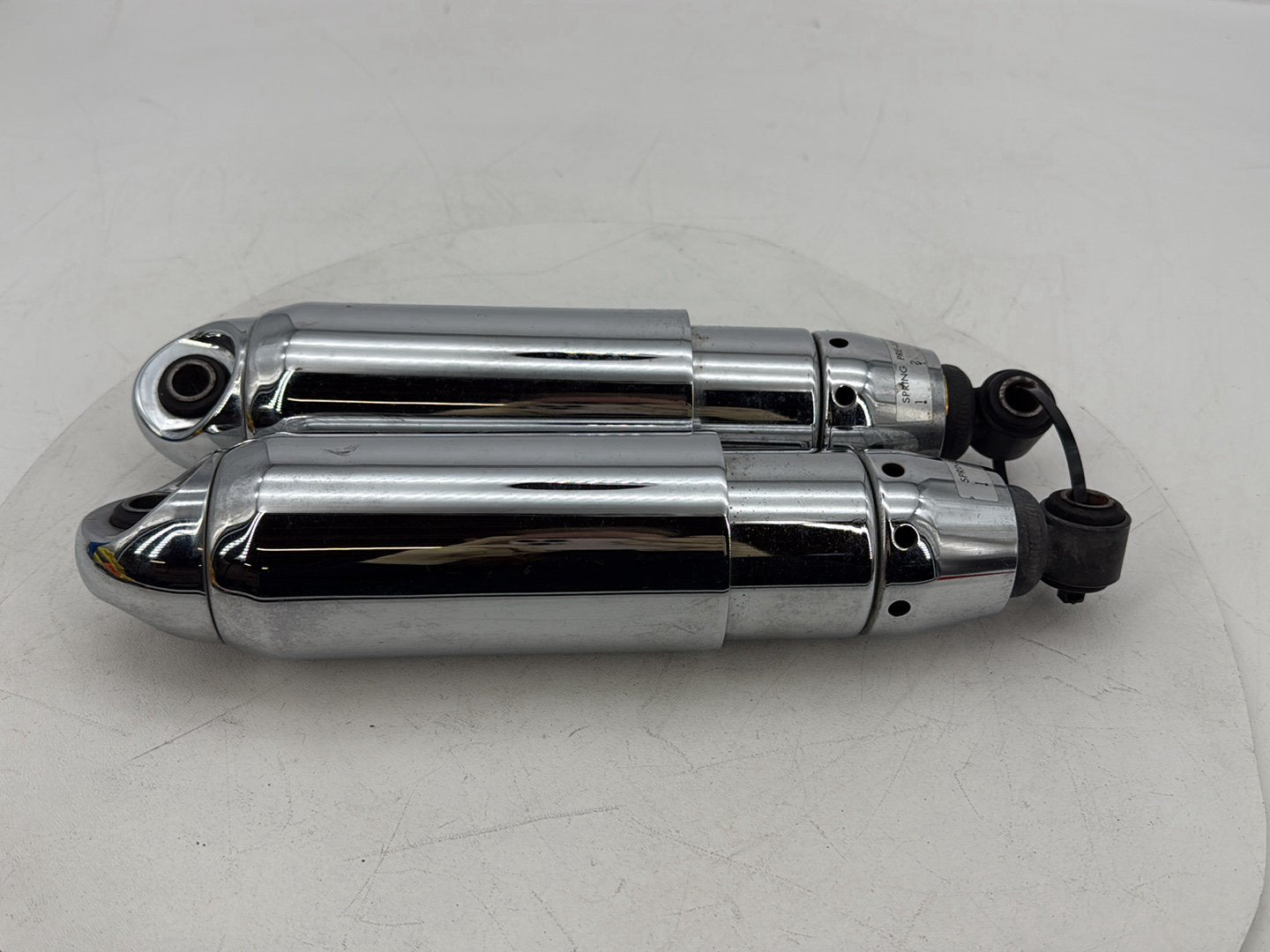 2007 - 2012 Harley-Davidson Dyna Super Glide Rear Left Right Shock Absorbers 54537-08A