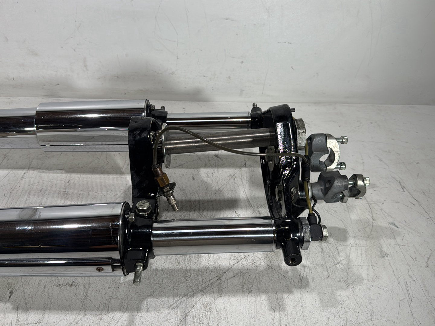 1996 Harley Road King Touring Police FLHPI OEM Front Triple Tree Set & LH RH Fork Legs Sliders