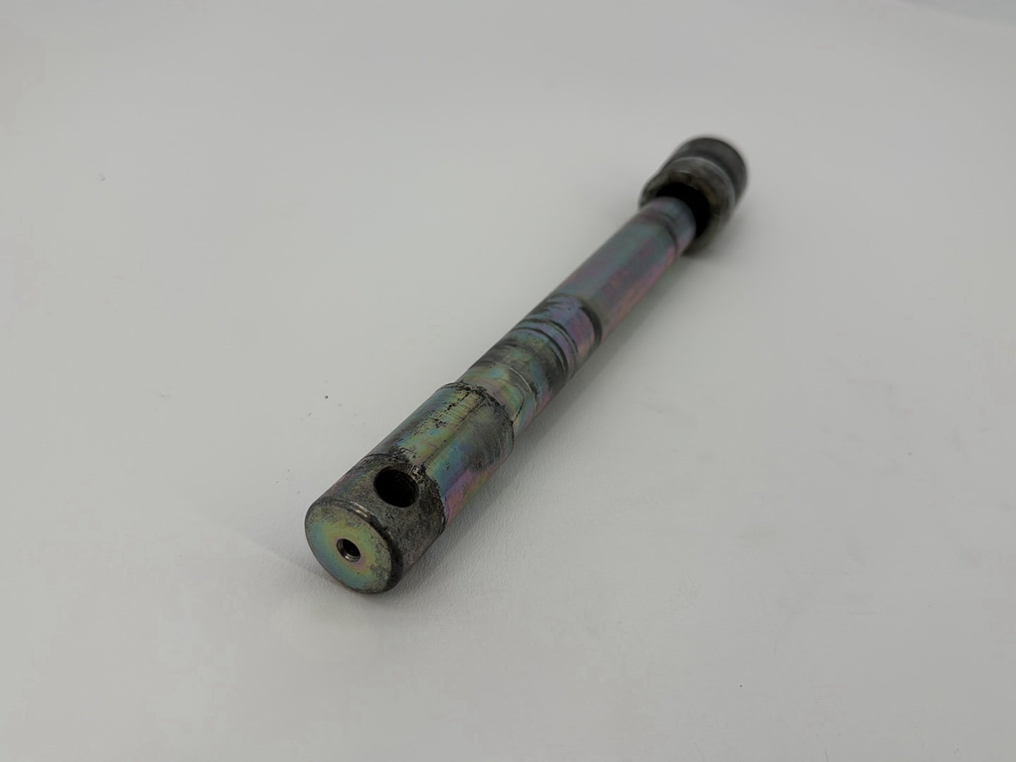 2006 - 2017 Harley-Davidson Dyna Street Bob Front Wheel Axle Bolt Shaft 40928-06