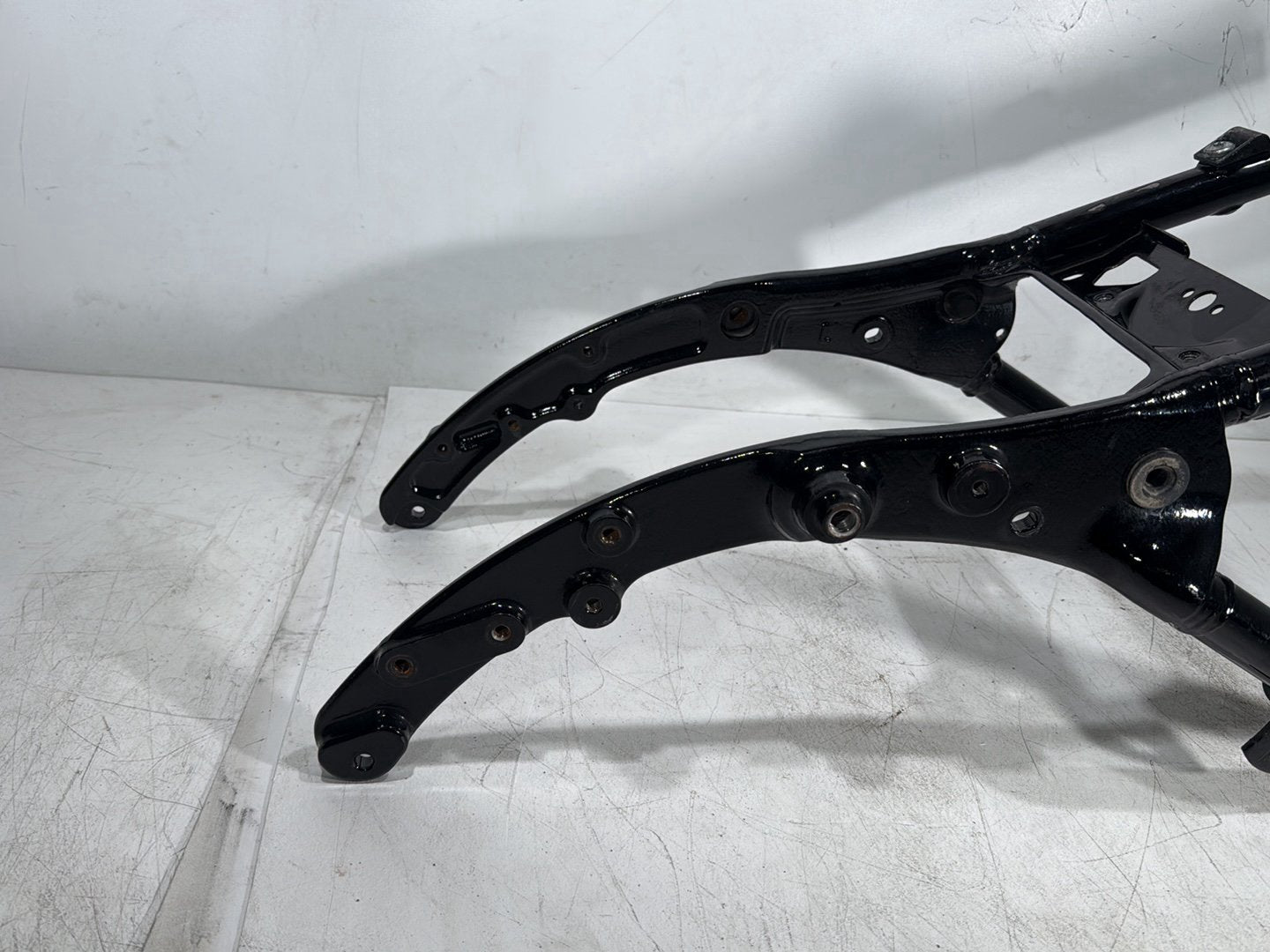 2011 Harley Street Glide Touring FLHX OEM Rear Back Sub Frame Rail Bar 48079-09BHP