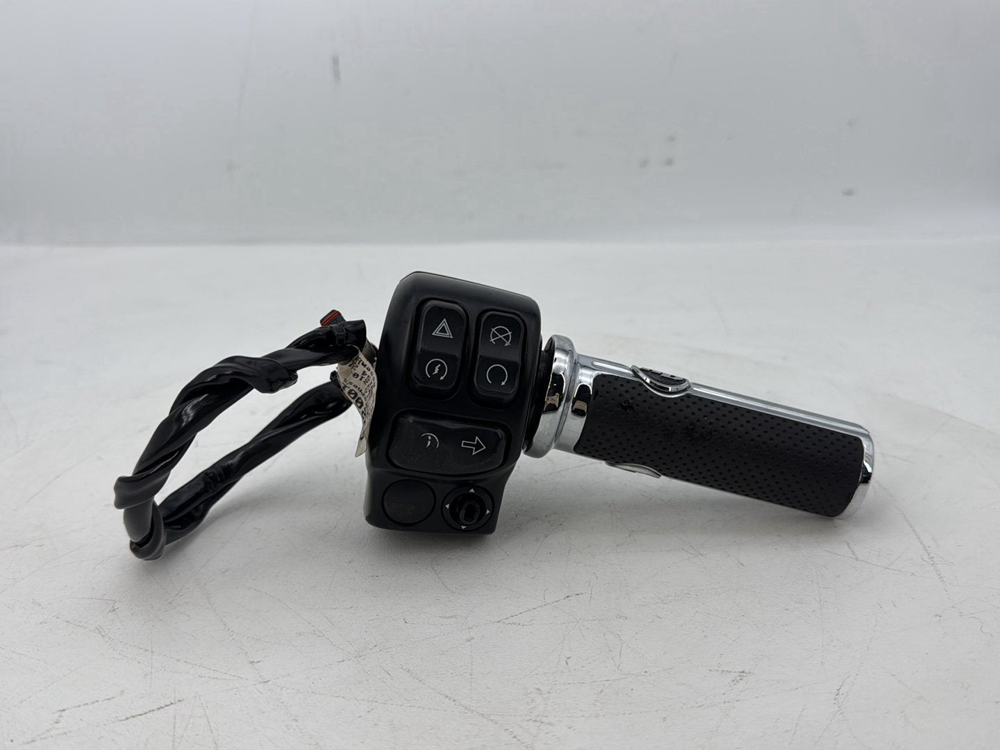 2019 - 2023 Harley-Davidson Touring Street Glide Right Engine Start Kill Switches Controls 71500129B