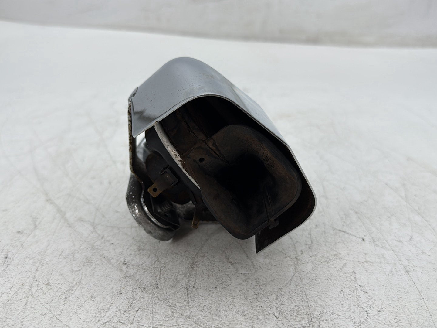 1996 Harley Electra Glide Touring FLHT OEM Horn Signal Klaxon Chrome Cover