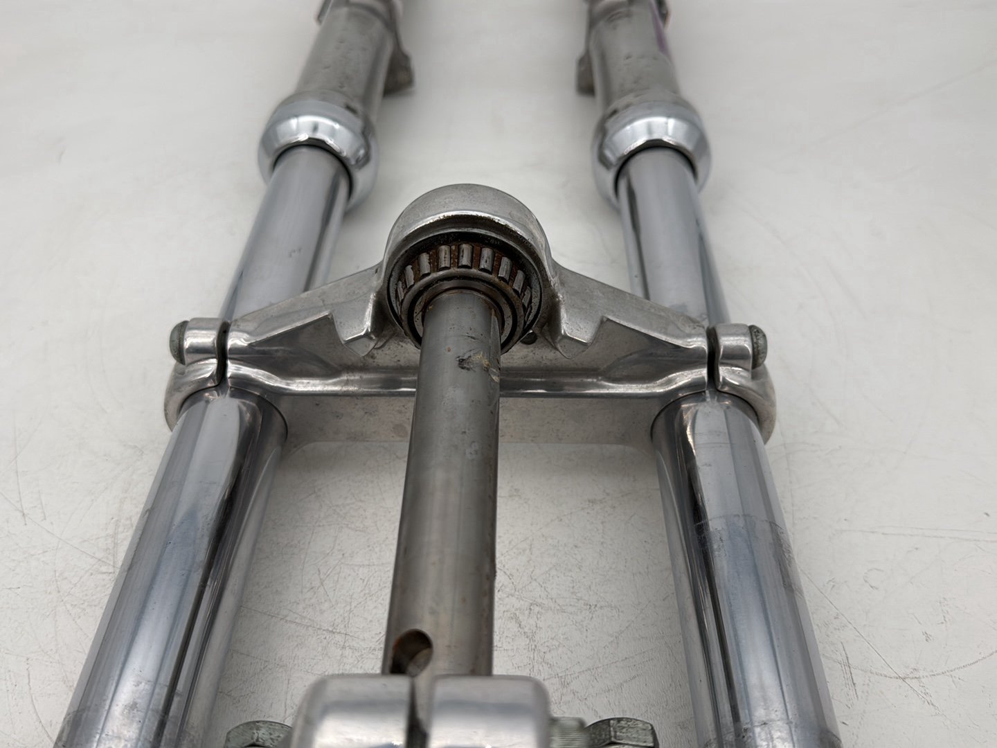 1999 - 2006 Harley-Davidson Dyna Super Glide Front Triple Tree Set & LH RH Fork Legs Sliders 45739-87 , 46076-04