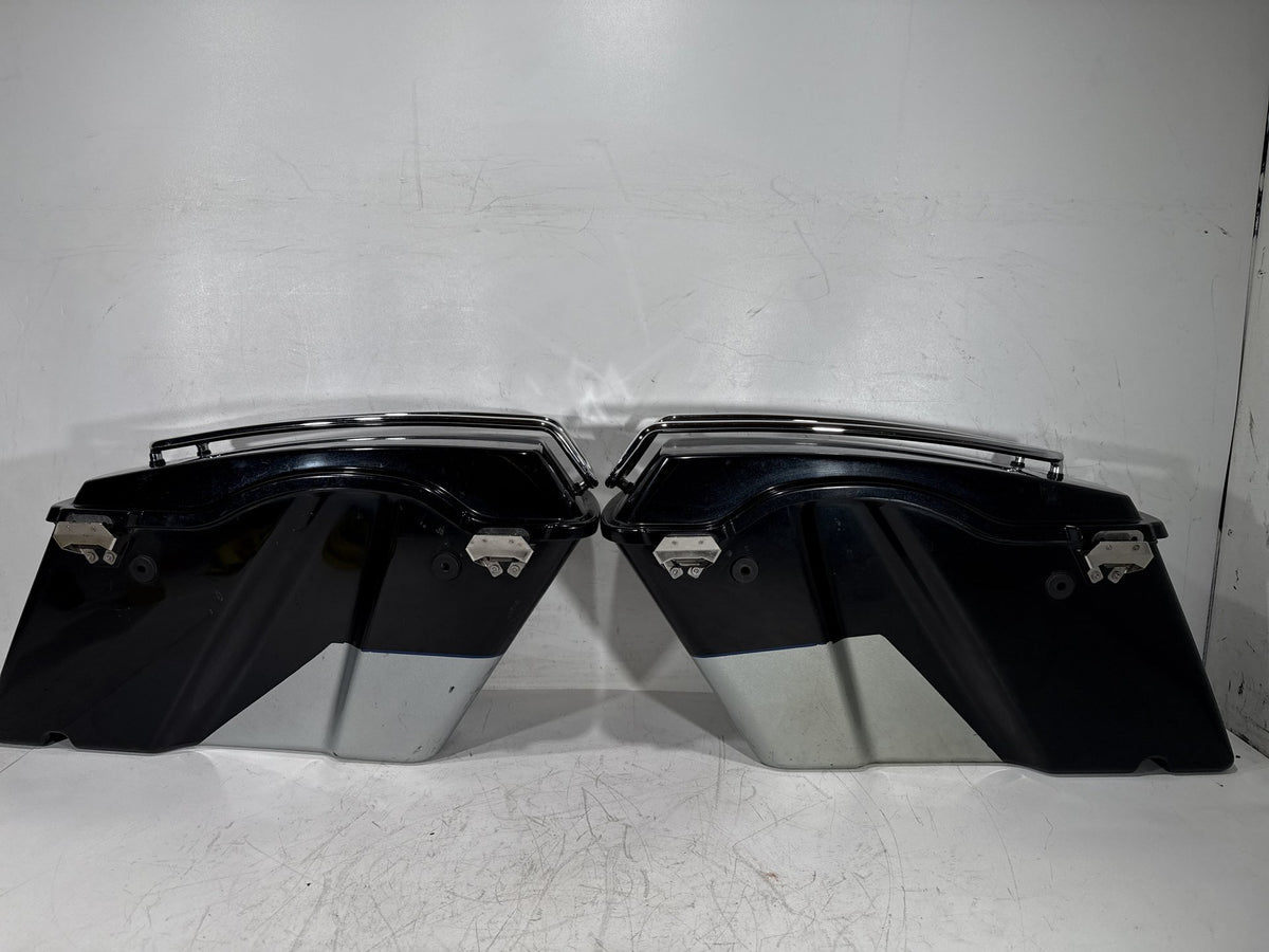 2012 Harley Electra Glide Touring Ultra OEM Left Right Saddlebags Luggage NOKey