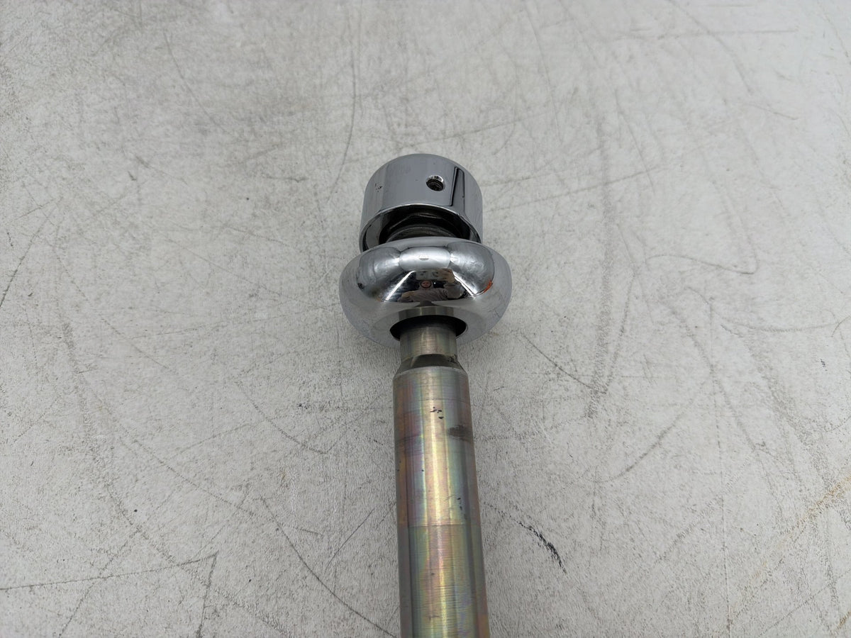 2009 Harley Electra Glide Touring CVO Screamin Eagle Front Wheel Axle Bolt Shaft