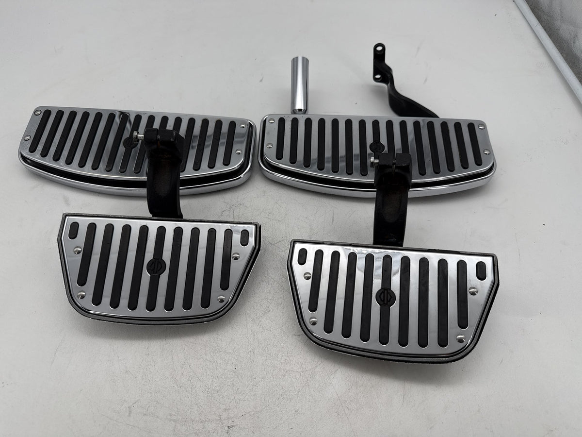 97 Harley Heritage Softail Classic Left Right Driver & Pass Floorboard Foot Rest