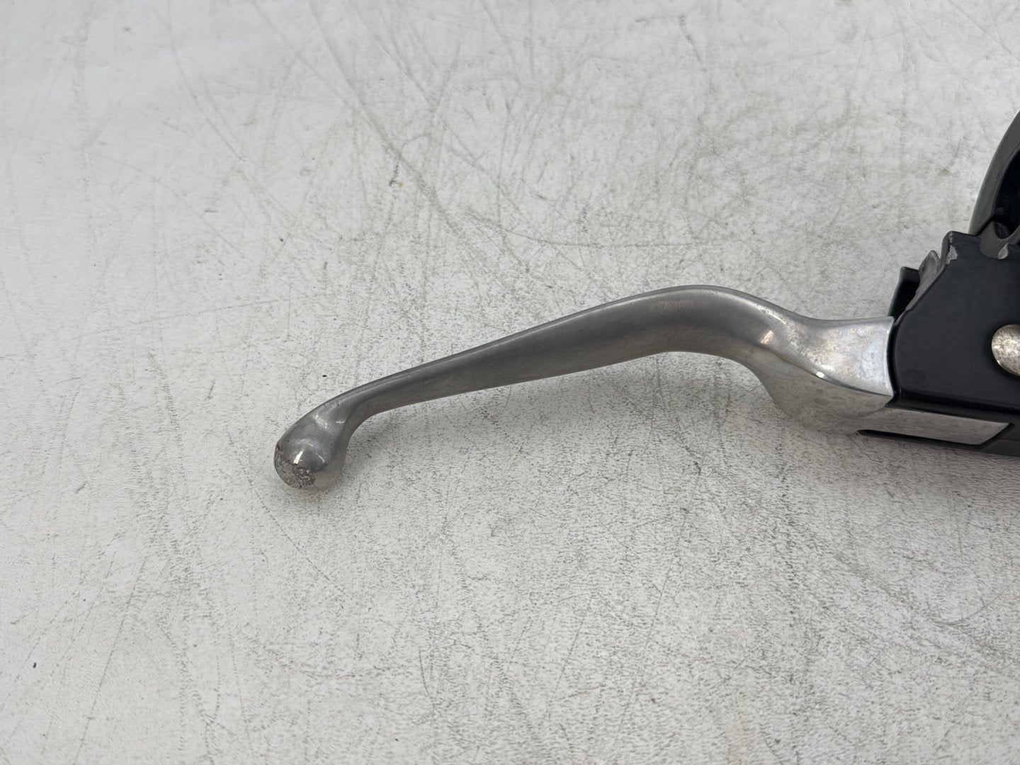 2005 Harley Electra Glide Touring Ultra FLHTCUI OEM Front Right Brake Lever Master Cylinder