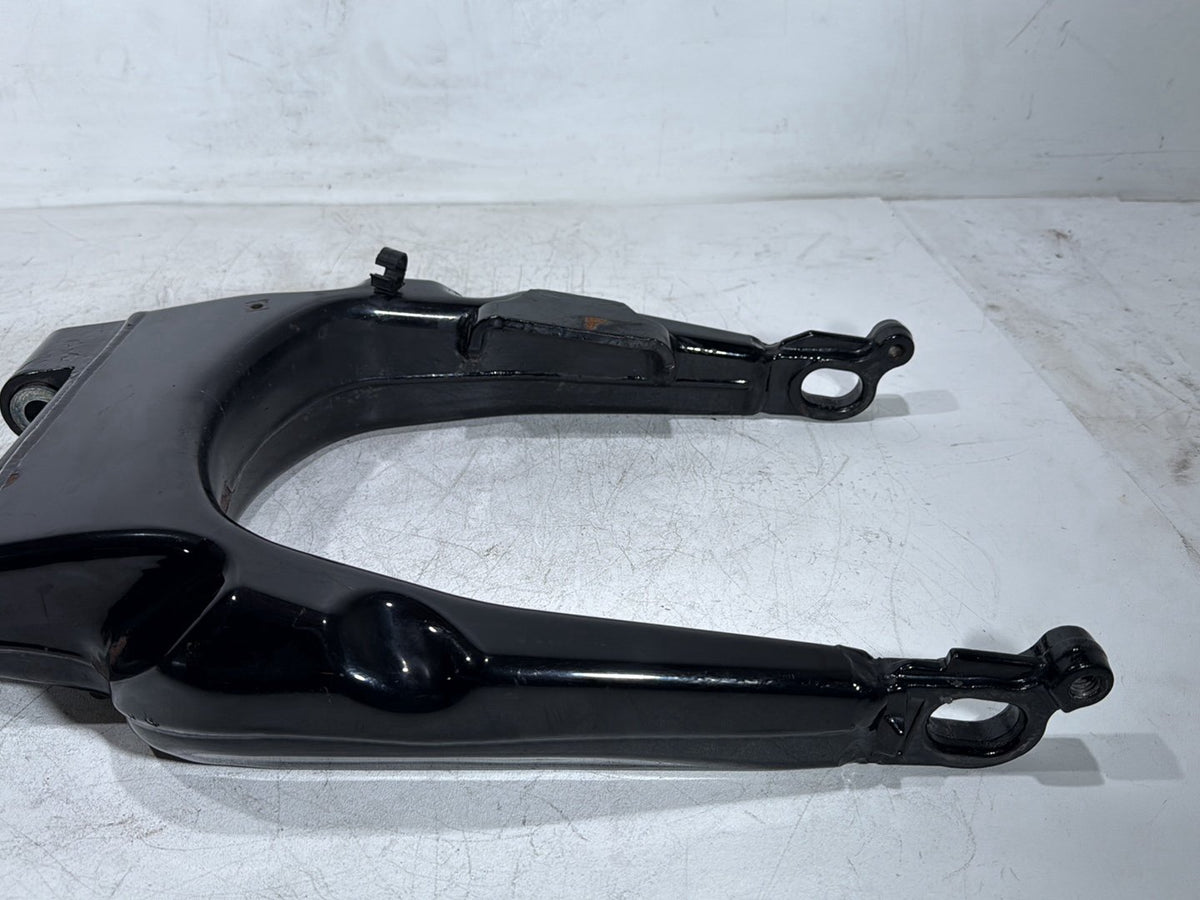 2010 Harley Electra Glide Touring Ultra OEM Rear Fork Swingarm Swing Arm