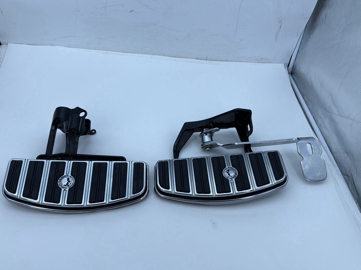 2007 Harley Softail Heritage Classic FLSTC OEM Left Right Driver Floorboard Foot Rest