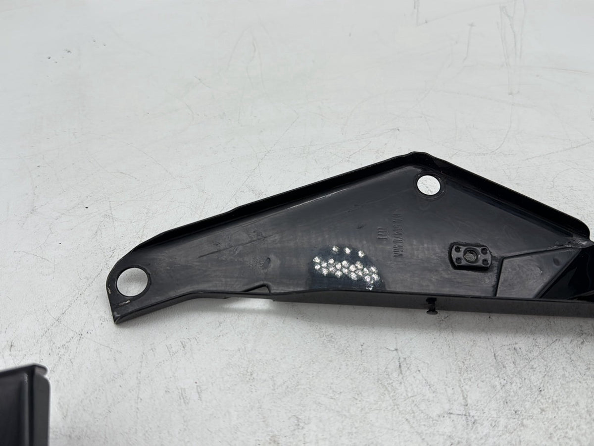 2000 Harley Electra Glide Touring Ultra OEM Right Left Fairing Support Brackets