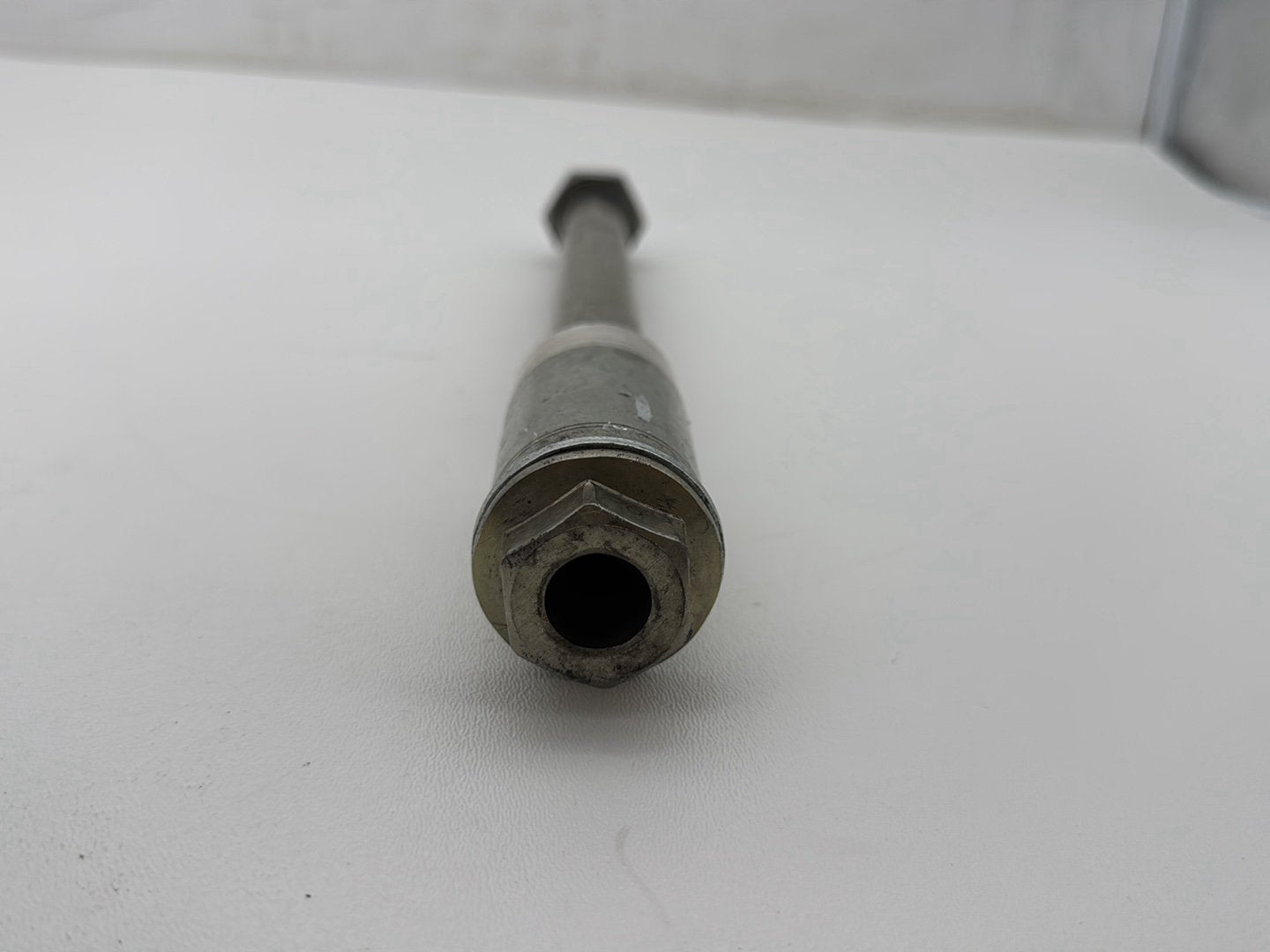2008 Harley Softail Deluxe FLSTN OEM Rear Wheel Axle Bolt Shaft