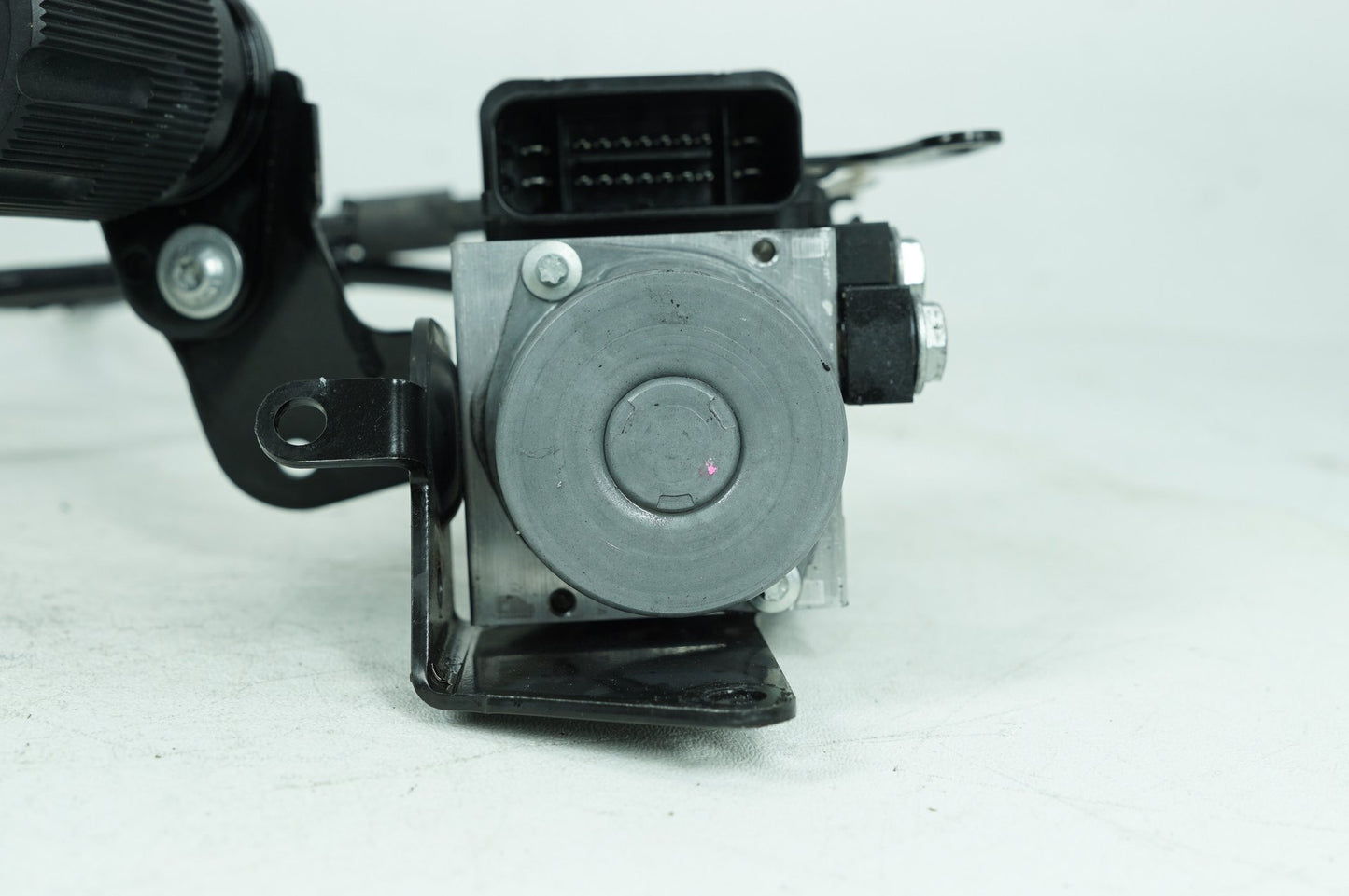 2018 - 2024 Harley-Davidson Softail Sport Glide ABS Brake Pump & Control Module 41100044C