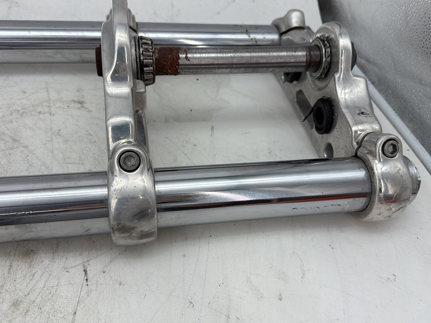 2012 Harley Dyna FXDF Fat Bob OEM Front Triple Tree Set & LH RH Fork Legs Sliders