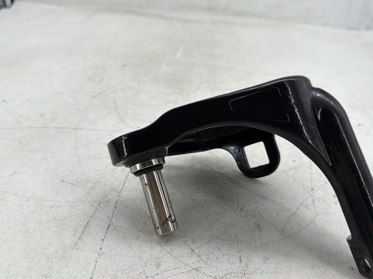 2003 Harley Softail Deuce FXSTD OEM Right 1 Footboard Mount Bracket
