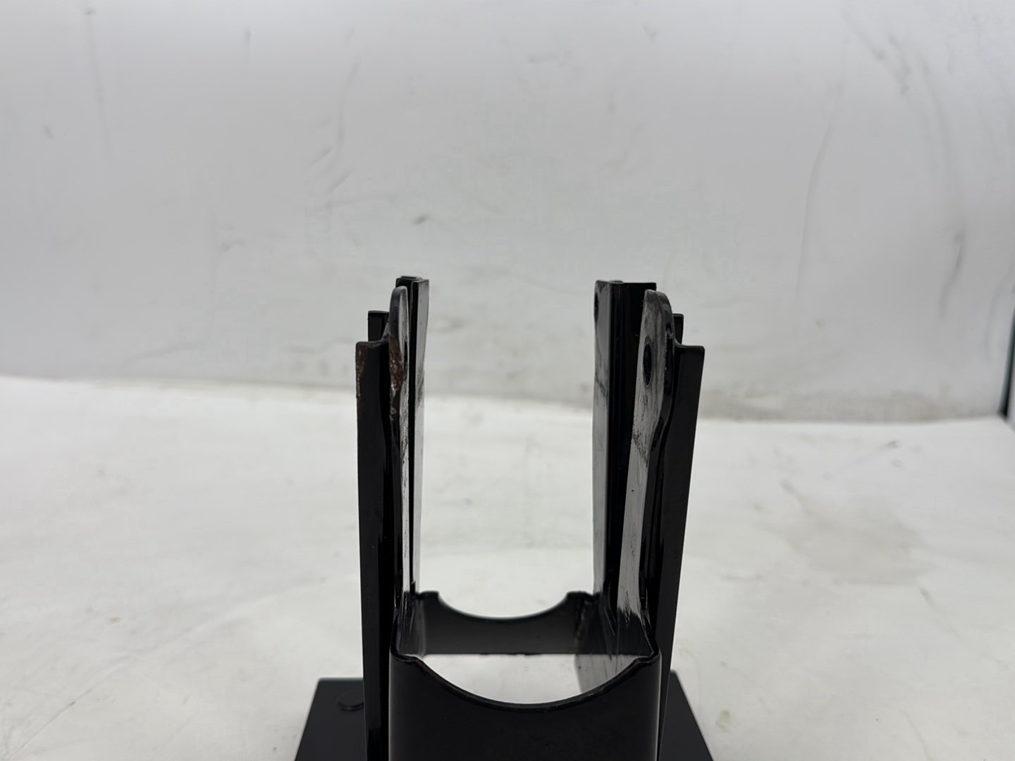 2005 Harley Road Glide Touring FLTRI OEM Inner Fairing Mount Support Bracket