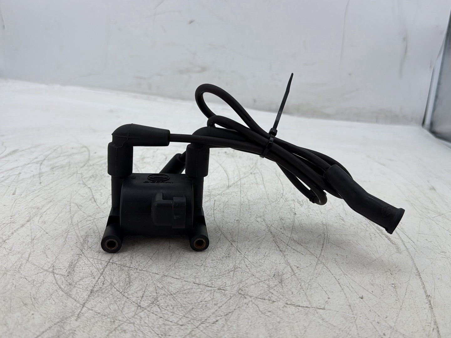 2012 Harley Street Glide Touring FLHX OEM Ignition Coil Spark Plugs Cable