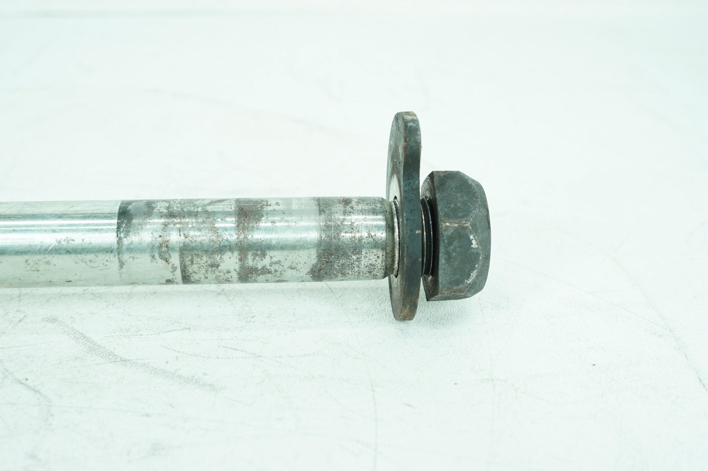 2007 - 2011 Harley-Davidson Touring Electra Glide Ultra Rear Wheel Axle Bolt Shaft 41056-09