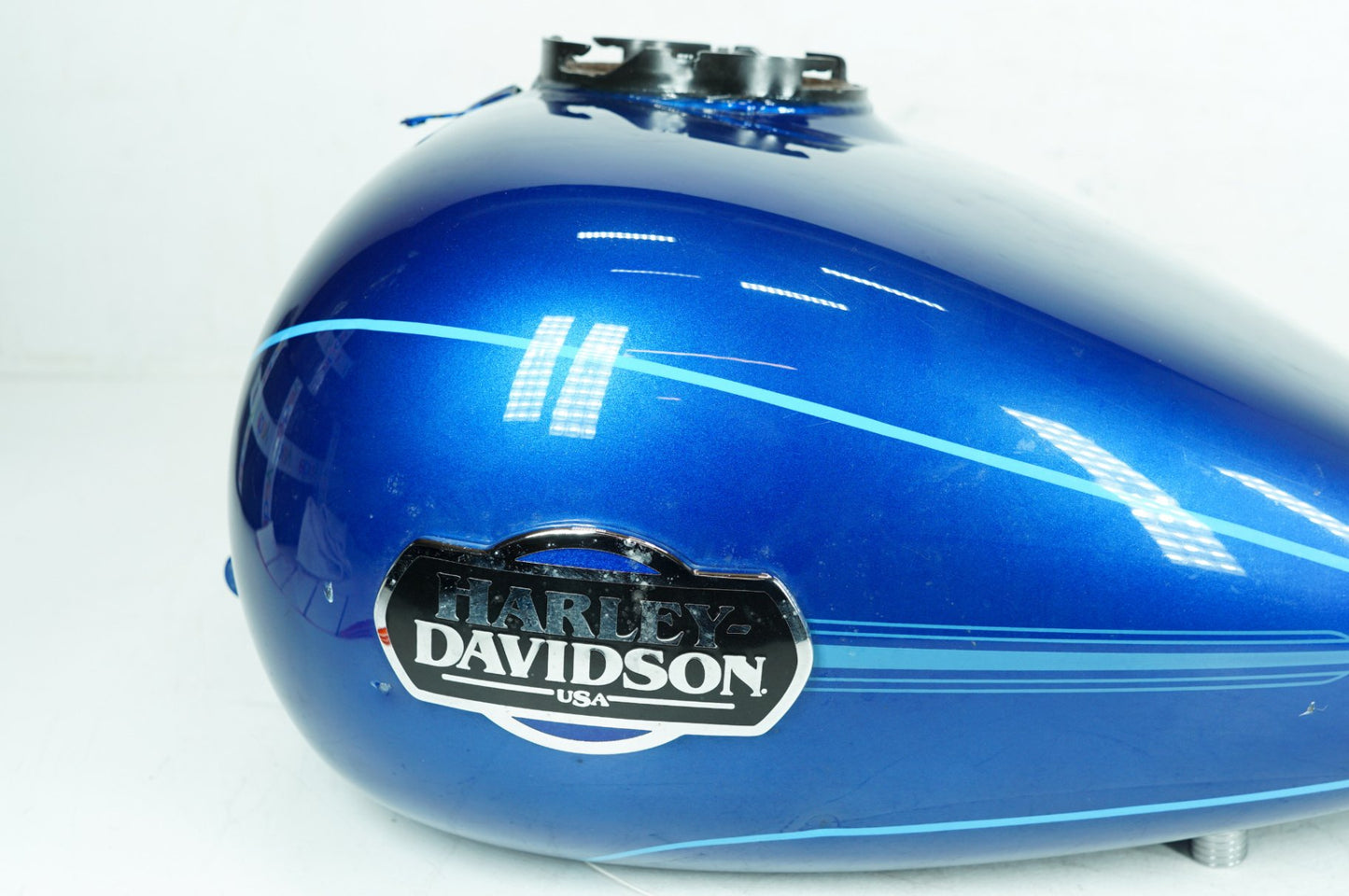 2007 - 2012 Harley-Davidson Touring Electra Glide Ultra Fuel Gas Tank Gasoline Reservoir 61356-08