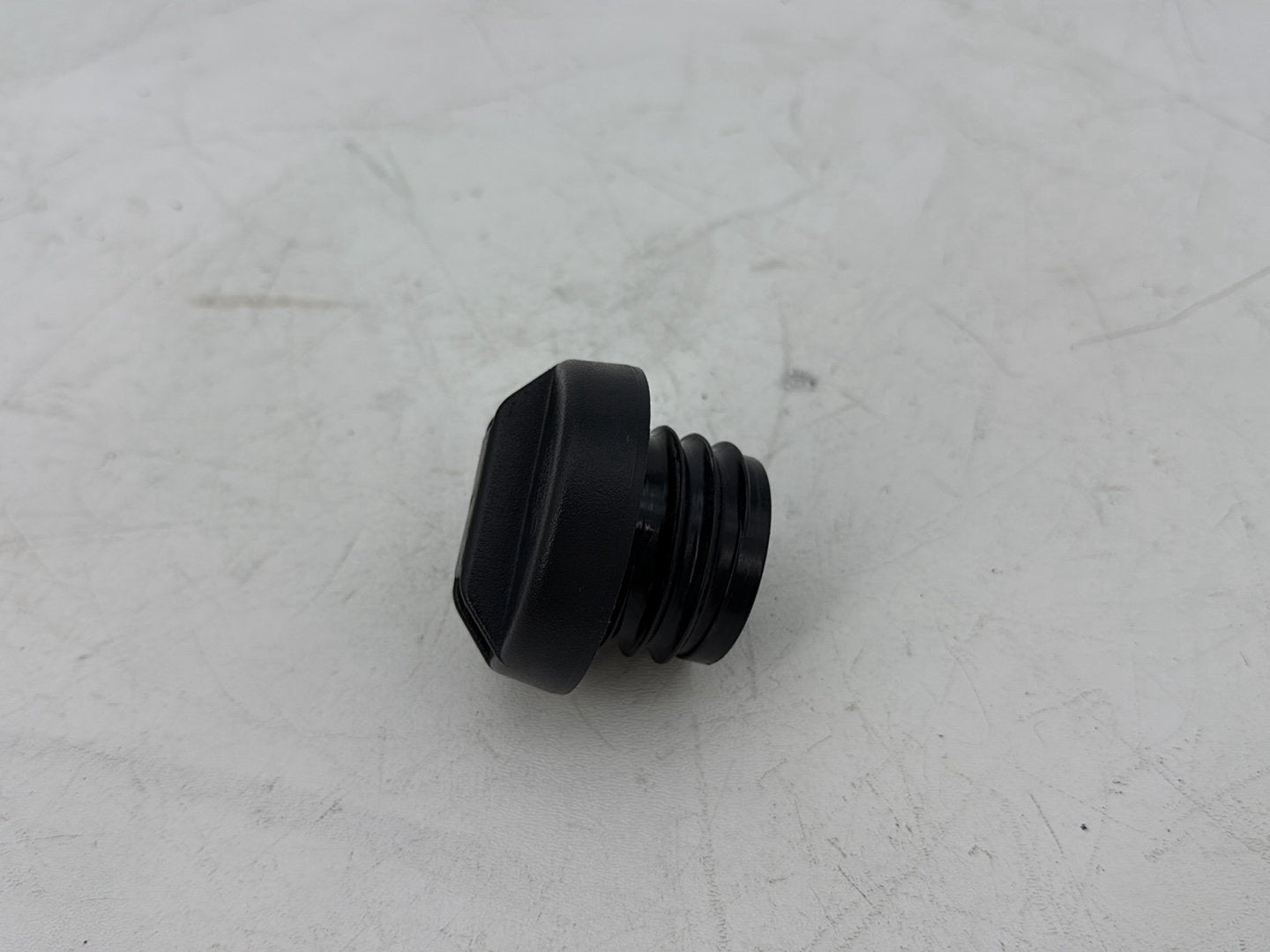2007 - 2012 Harley-Davidson Touring Electra Glide Ultra Fuel Gas Tank Cap Bushing Hub 61274-92