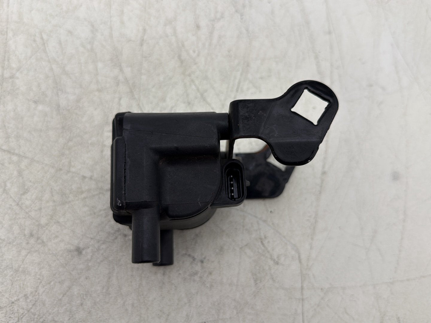 2007 Harley Touring FLHTC Electra Glide Classic OEM Ignition Coil Spark Igniter