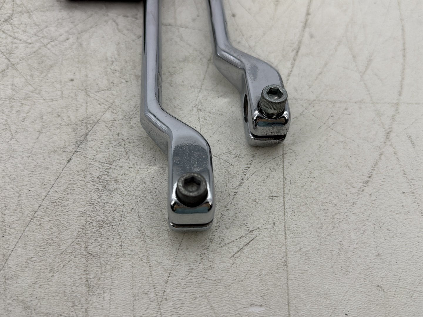 2007 Harley Electra Glide Touring Ultra OEM Gear Shifter Lever Pedal Pedals