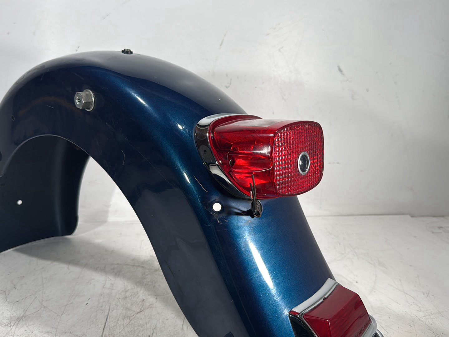 1998 Harley Touring FLHTCUI Electra Glide Ultra OEM Rear Wheel Fender Taillight Brake Lamp