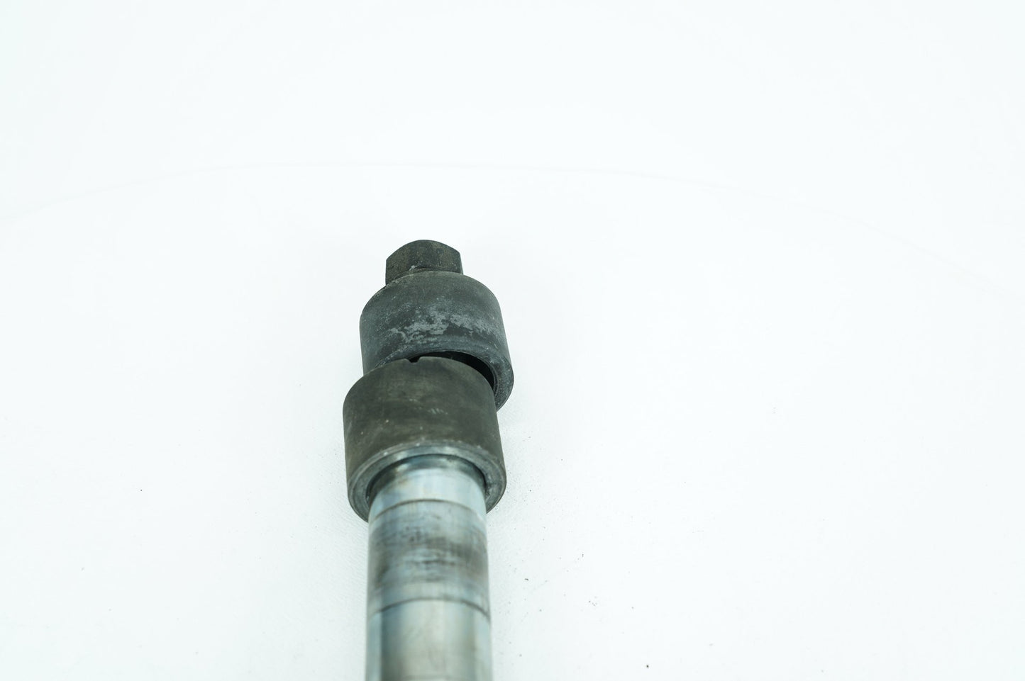 1999 - 2006 Harley-Davidson Touring Electra Glide Ultra Front Wheel Axle Bolt Shaft 43364-00