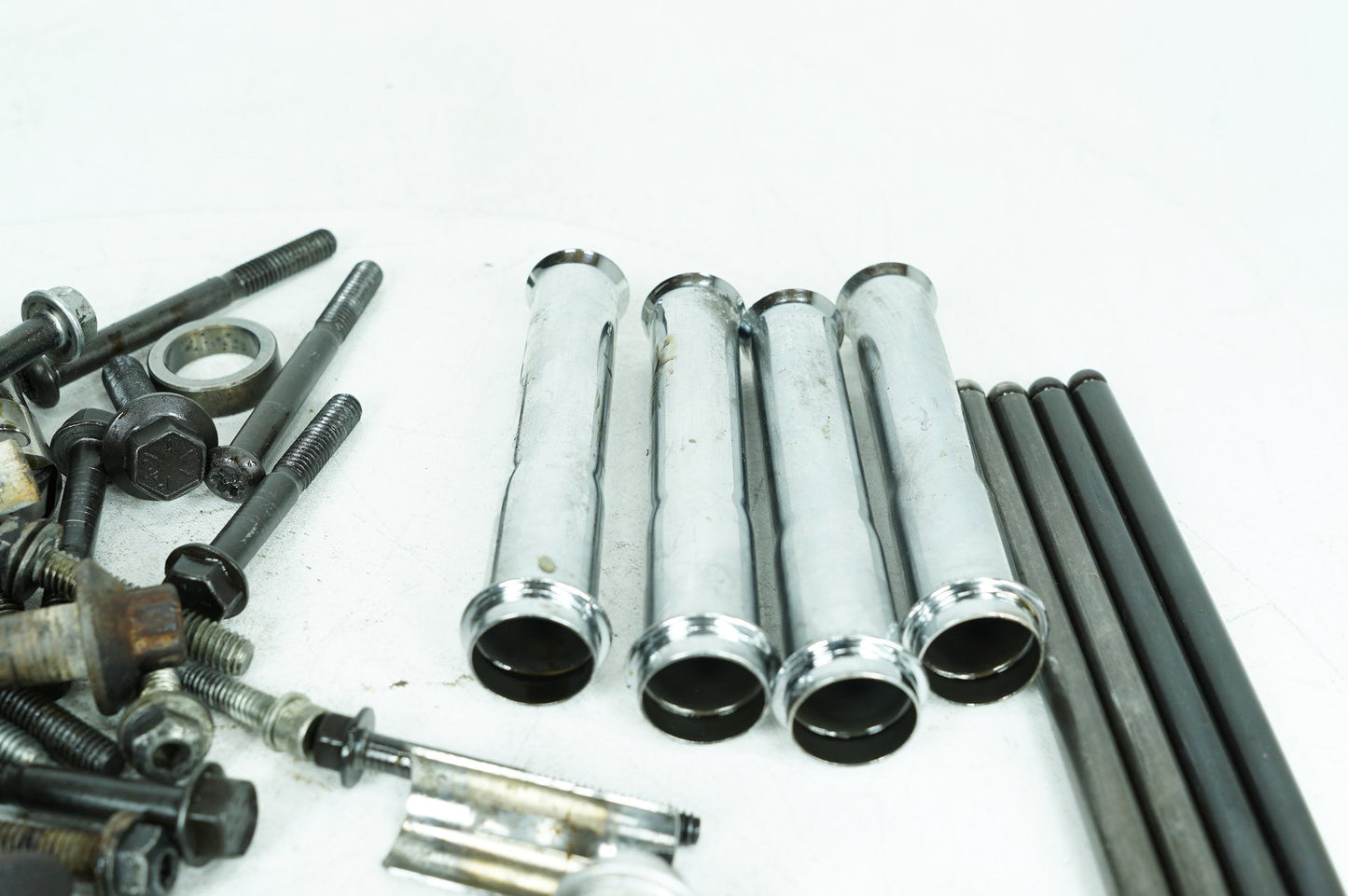 2000 - 2006 Harley-Davidson Softail Deuce Twin Cam Engine Hardware Bolt Pushrods  	17922-99