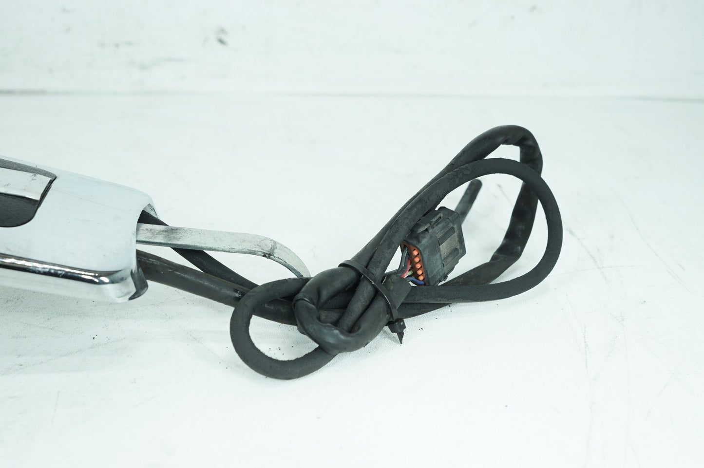 2007 - 2013 Harley-Davidson Touring Electra Glide Ultra Fuel Gas Tank Dash Console NOKey 61270-08