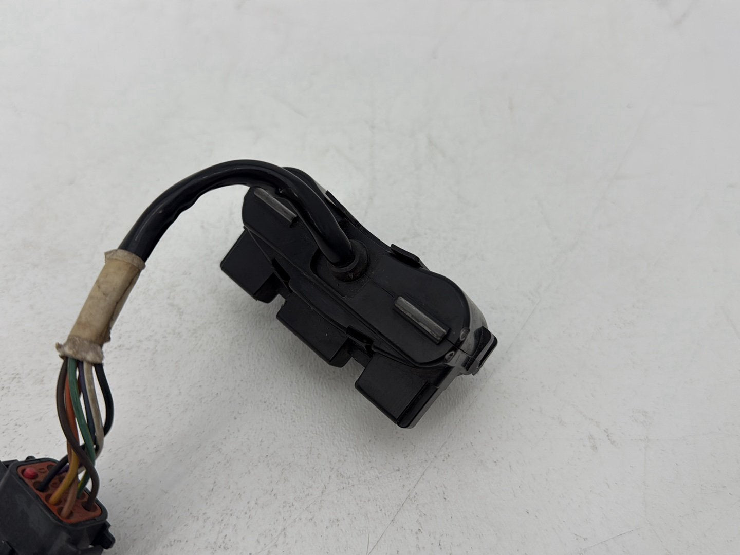 Harley-Davidson Misc  Dash Indicator Lamp Wire Plug In 68892-00A