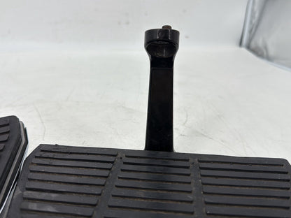 1999 - 2006 Harley-Davidson Touring Electra Glide Ultra Left & Right Passenger Floorboard Foot Rest 50606-86A