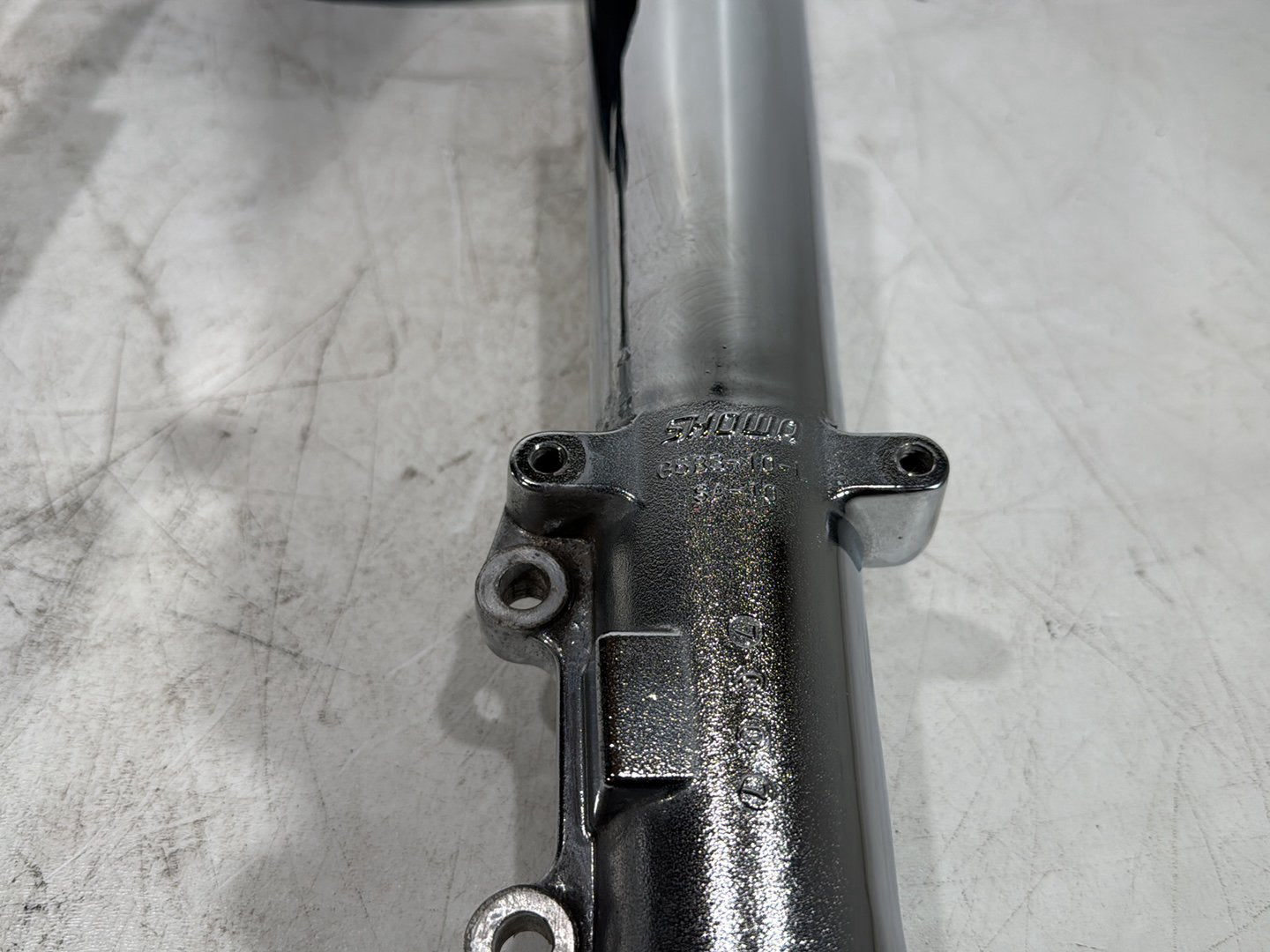 2007 Harley Touring FLHTC Electra Glide Classic OEM Front Triple Tree Set & LH RH Fork Legs Sliders