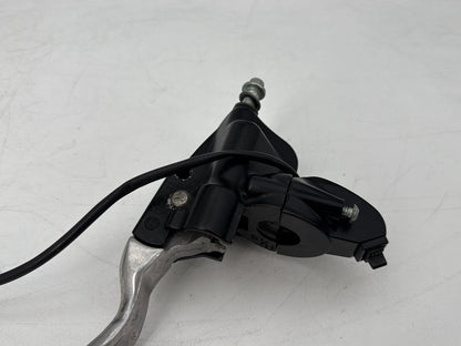 1999 - 2006 Harley-Davidson Touring Electra Glide Classic Front Right Brake Lever Master Cylinder 45013-96D