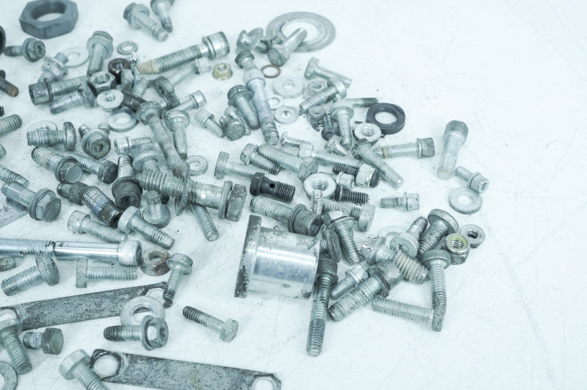 2009 Harley-Davidson Touring FLHTCU - Hardware Bolts Nuts & Brackets