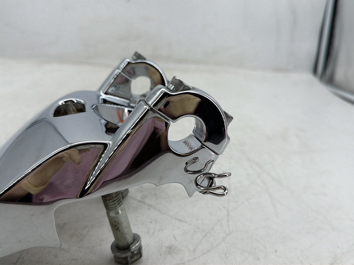 2014 Harley Dyna Low Rider FXDL OEM Headlight Headlamp Visor Mount Bracket