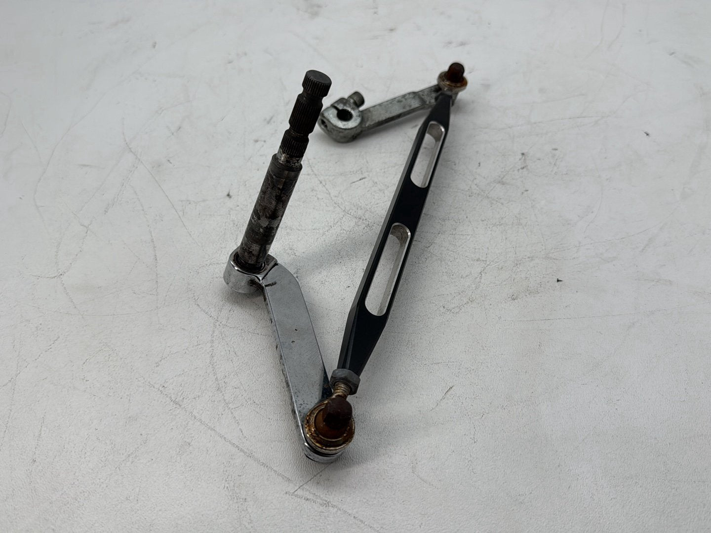 2006 Harley Touring FLHTCI Electra Glide Classic OEM Gear Shifter Lever w/ Rod linkage