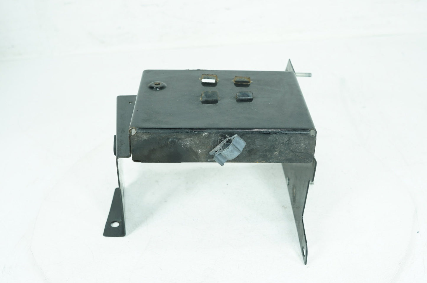 1999 - 2006 Harley-Davidson Touring Electra Glide Classic Battery Tray Bracket Holder Carrier 66281-02A