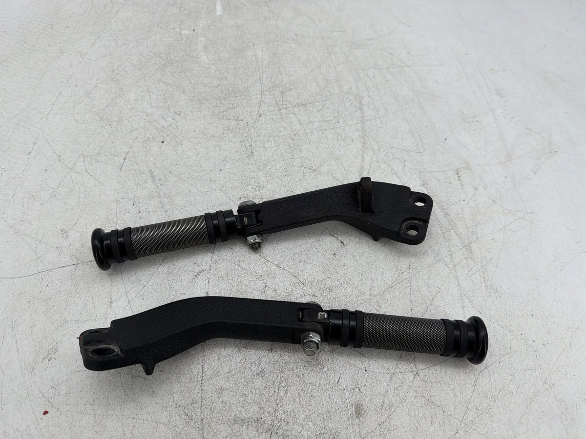 2012 Harley Dyna Fat Bob FXDF 103 OEM Passenger Left & Right Foot Pegs